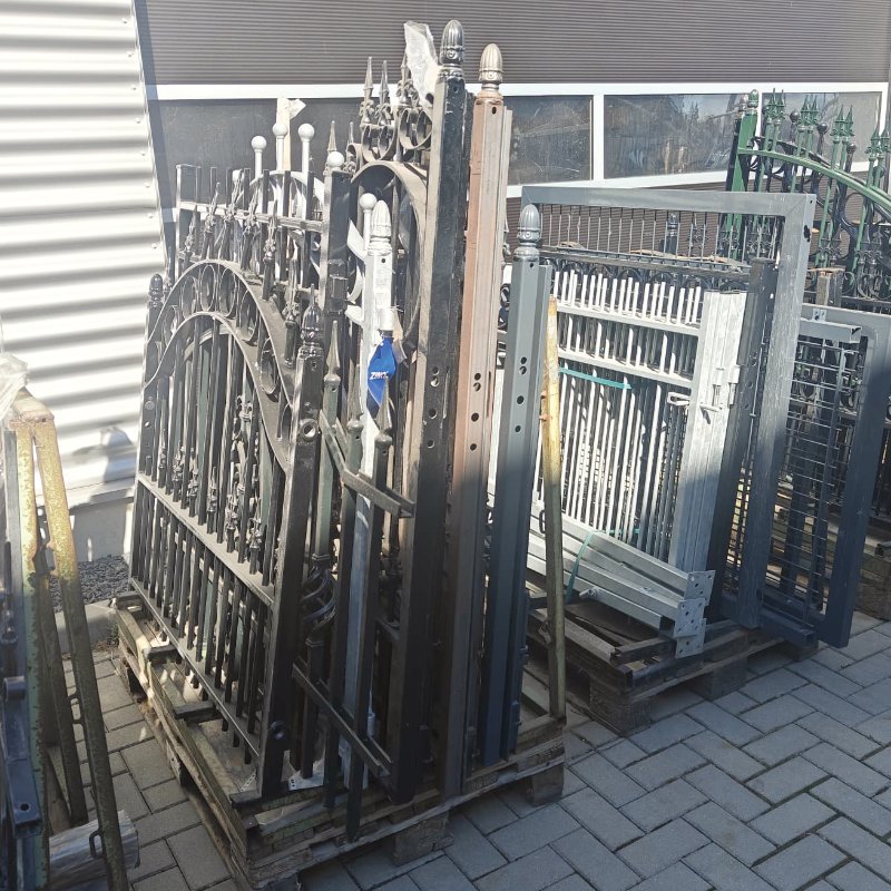 Tweedehands sierpoorten uit voorraad